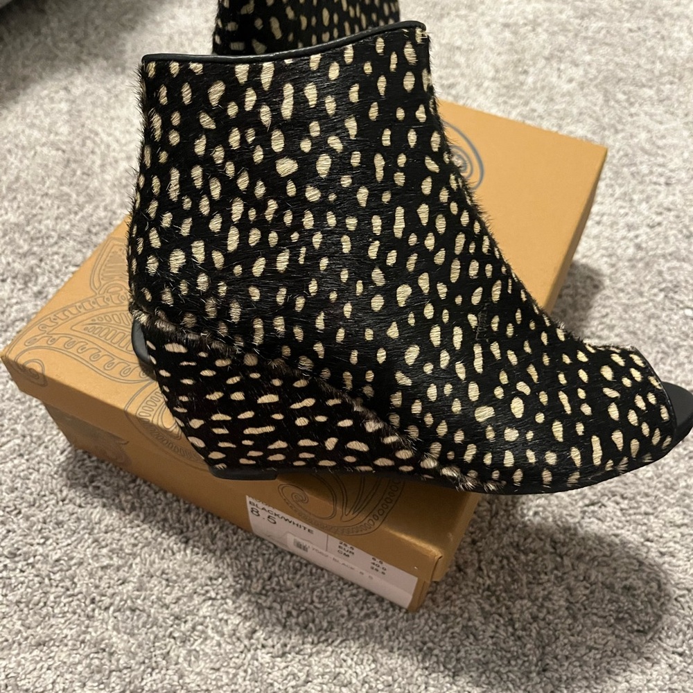 Leather wedge